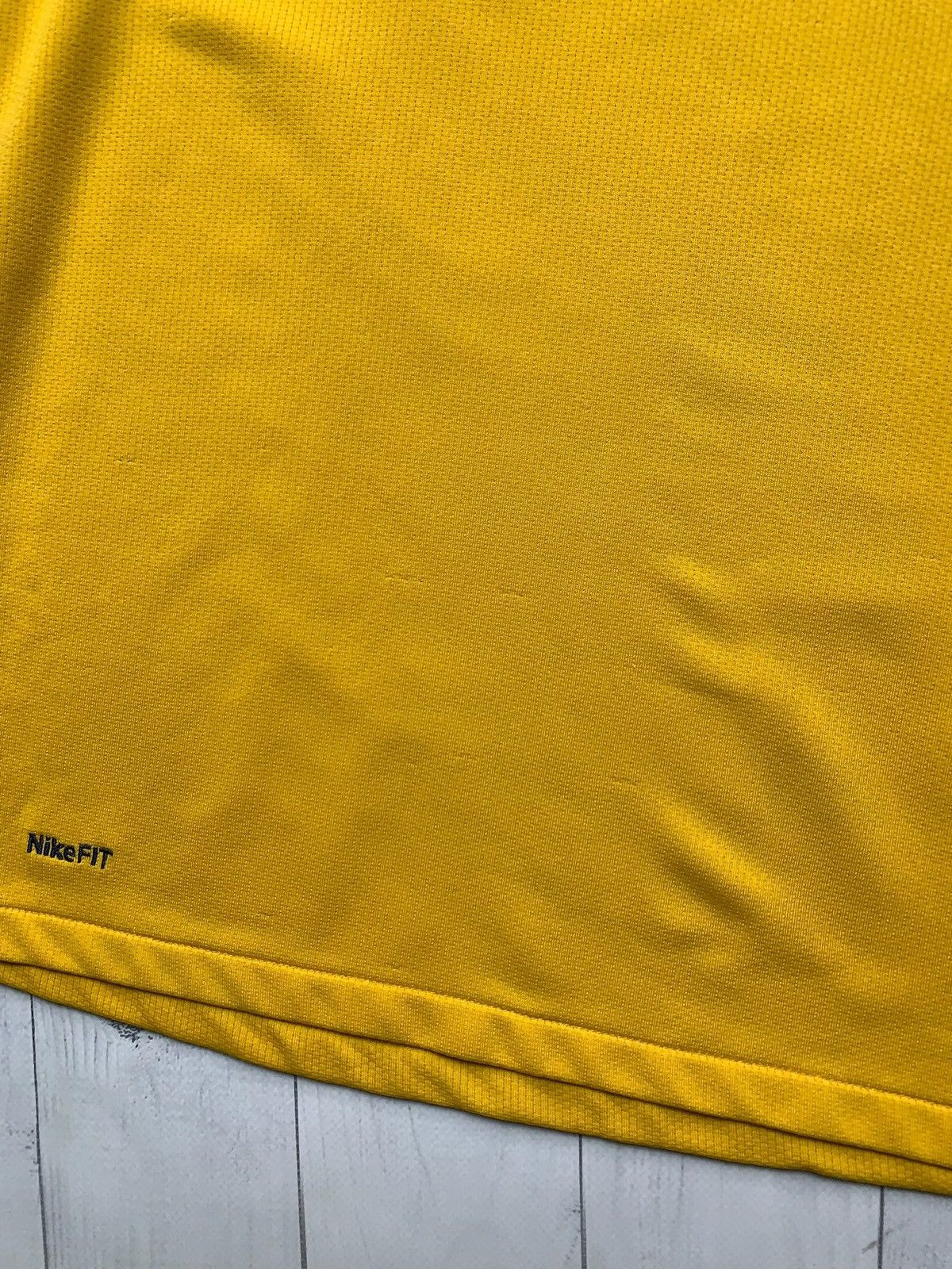Vintage Vintage Nike Arsenal soccer jersey yellow size XS logo Size US XS / EU 42 / 0 - 3 Thumbnail