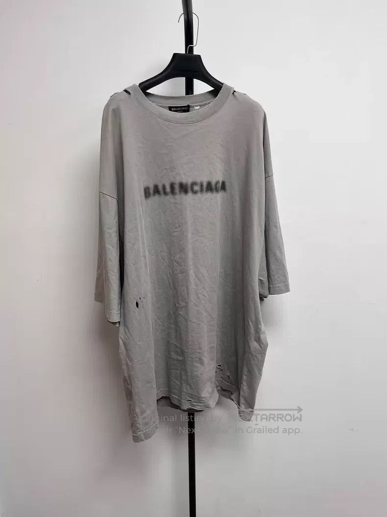 Balenciaga Balenciaga Solid Color Alphabet Printed Hole Round Neck Sh Size US XL / EU 56 / 4 - 1 Thumbnail