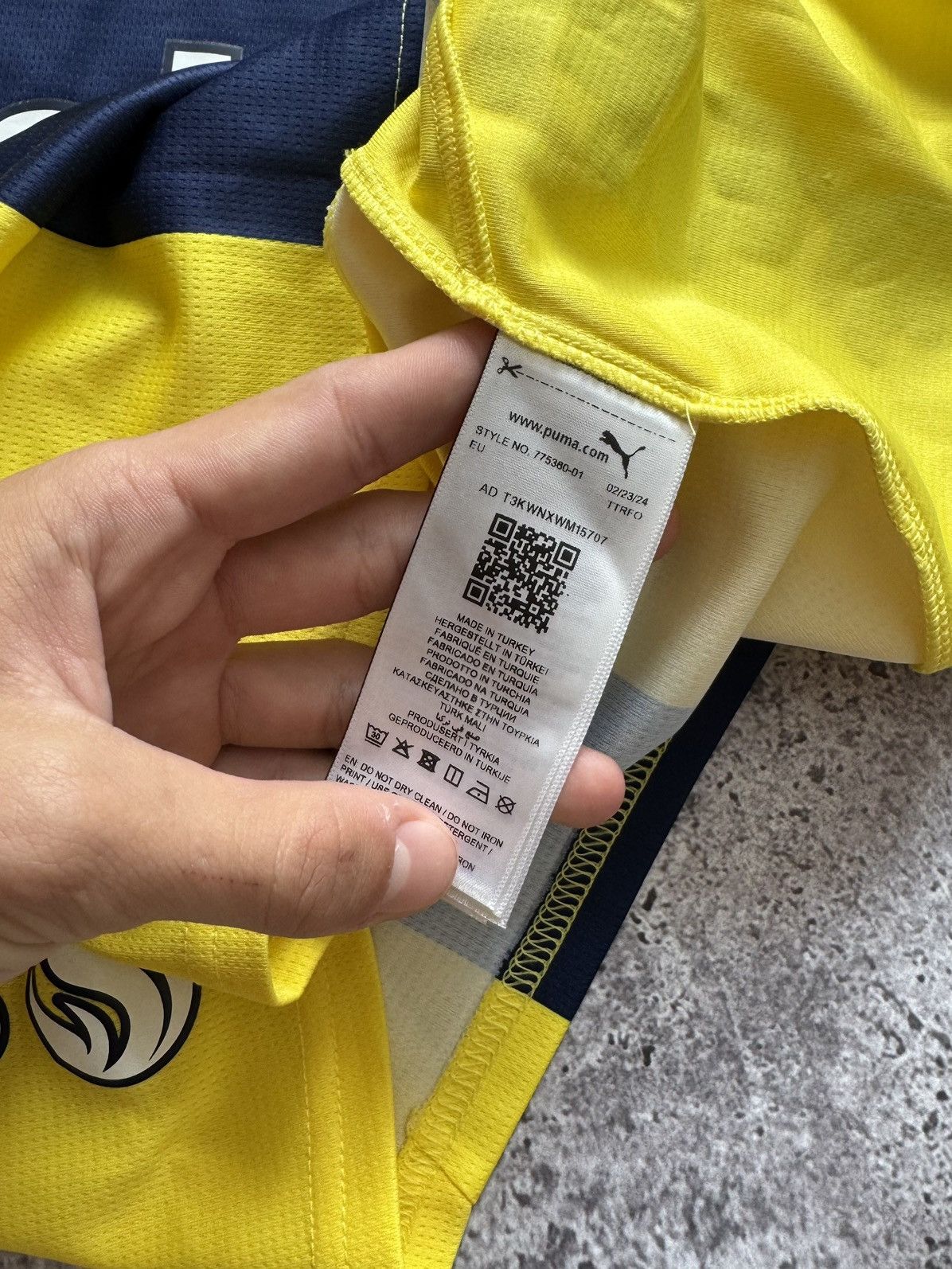 Puma 🔥PUMA FENERBAHCE SK 2024-25 HOME SOCCER JERSEY TURKEY SHIRT Size US XS / EU 42 / 0 - 16 Thumbnail