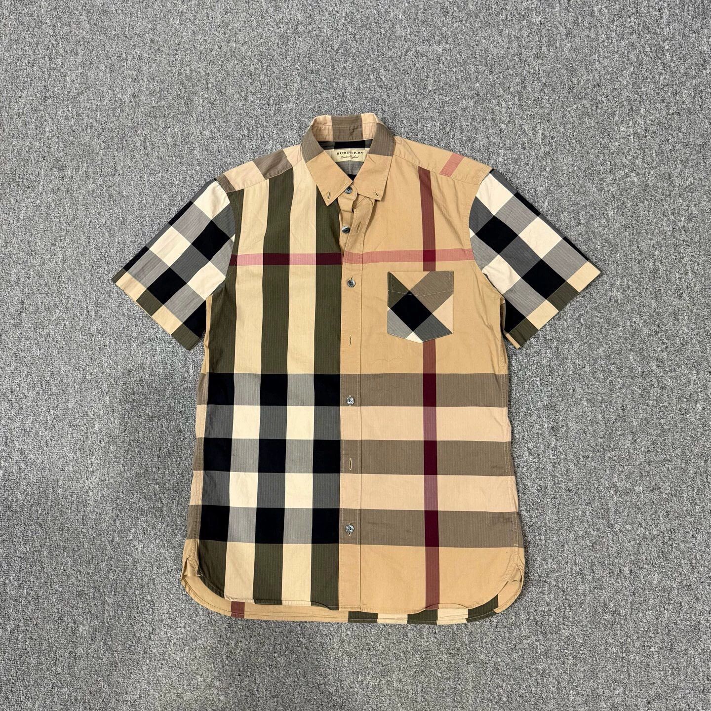 Burberry Burberry Check short-sleeve shirt S 99 new Size US S / EU 44-46 / 1 - 1 Thumbnail
