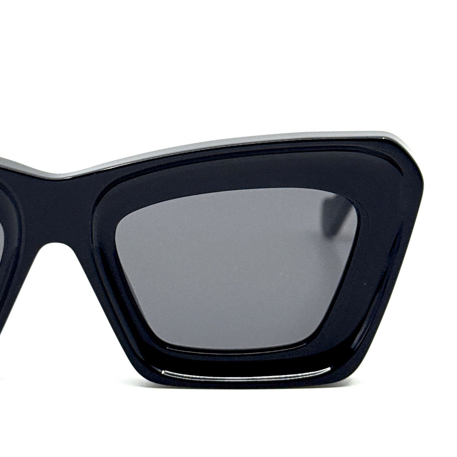Loewe New, LOEWE Sunglasses LW40145F 01A Authentic Size ONE SIZE - 7 Thumbnail