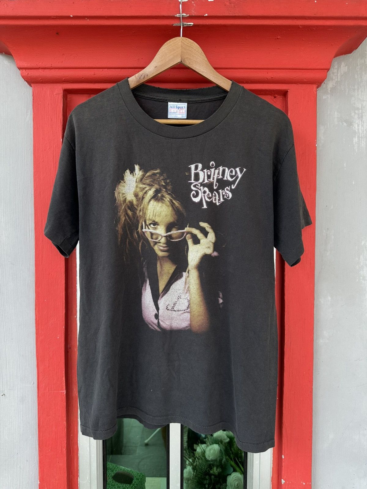 Band Tees Faded Vintage Britney Spears Live 2000 Tee Size US L / EU 52-54 / 3 - 1 Thumbnail