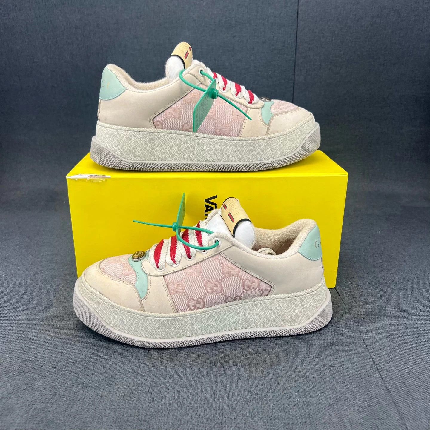 Gucci Gucci Pangding White/Pink 37.5 US Size US 7 / IT 37 - 2 Thumbnail