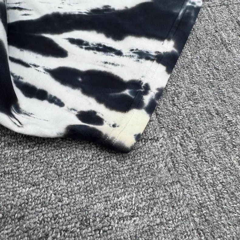 Balenciaga Balenciaga Tie-dye Heart Short Sleeve Size US XS / EU 42 / 0 - 7 Thumbnail