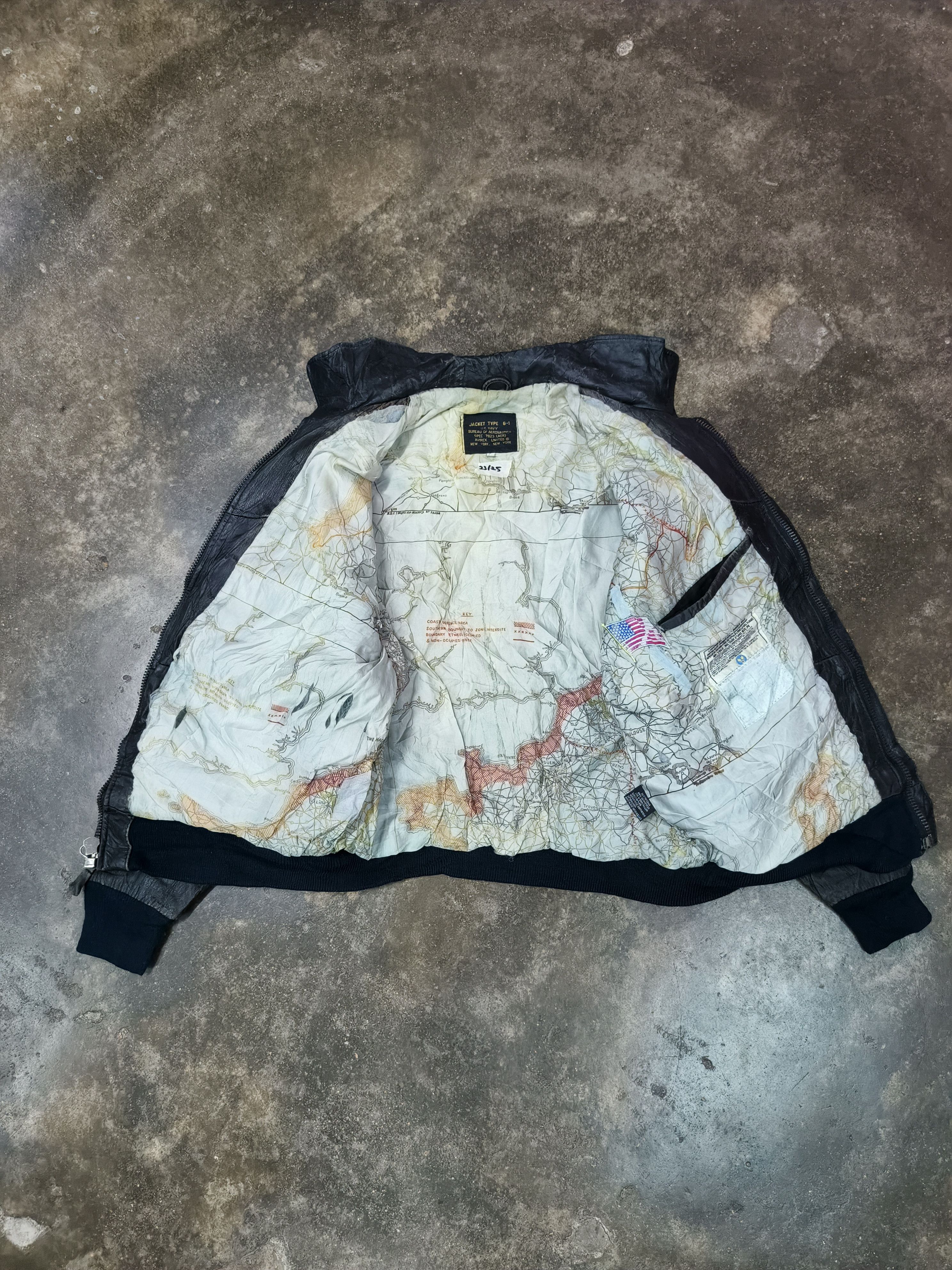 Avirex True Vtg DISTRESSED Avirex Map Lining Type G1 Us Navy Jacket Size US L / EU 52-54 / 3 - 1 Thumbnail