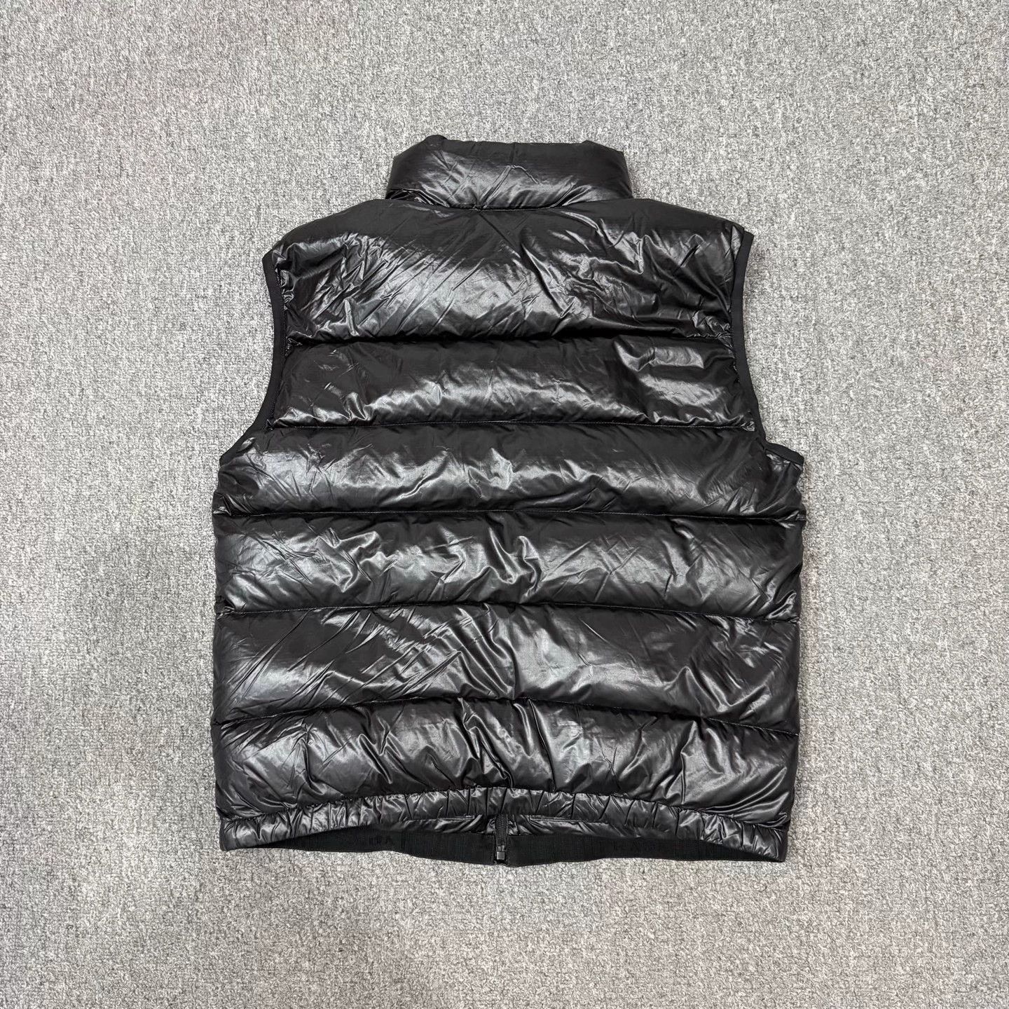 Prada Prada black triangle logo down vest 52 Size US L / EU 52-54 / 3 - 2 Thumbnail