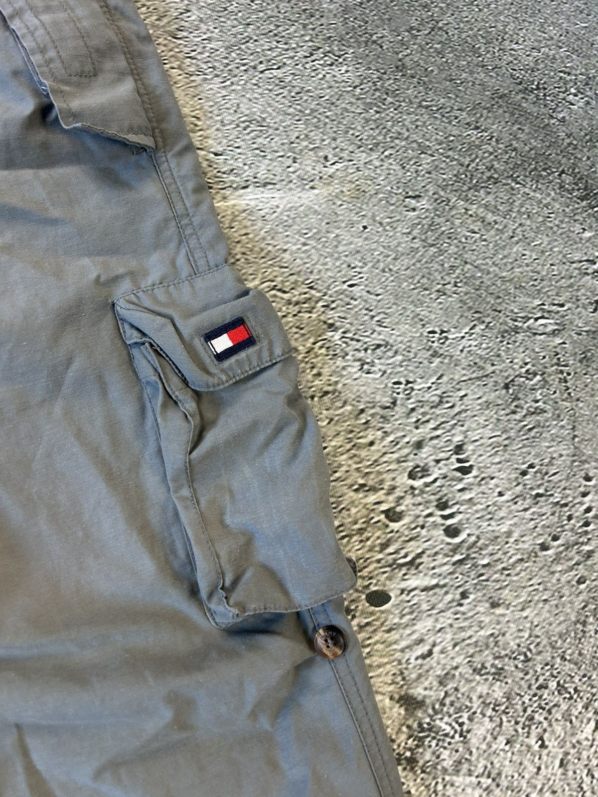 Tommy Hilfiger × Vintage Tommy Hilfiger vintage nylon track pants cargo parachute Y2K Size US 30 / EU 46 - 2 Thumbnail