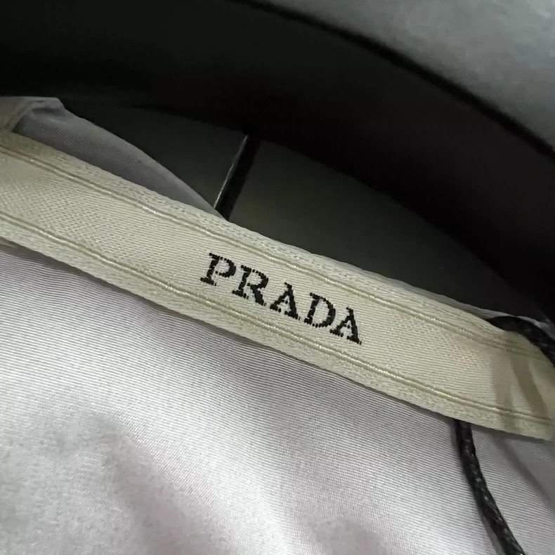 Prada Prada Beach character printed jacket 2502-Nextarrow Size US XXS / EU 40 - 4 Thumbnail