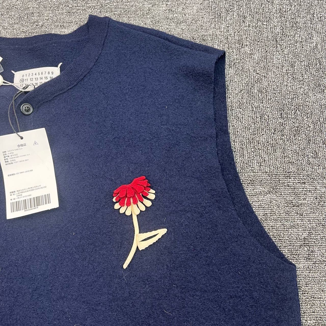 Maison Margiela Maison Margiela Three-dimensional flower decoration knitted Size S / US 4 / IT 40 - 6 Thumbnail