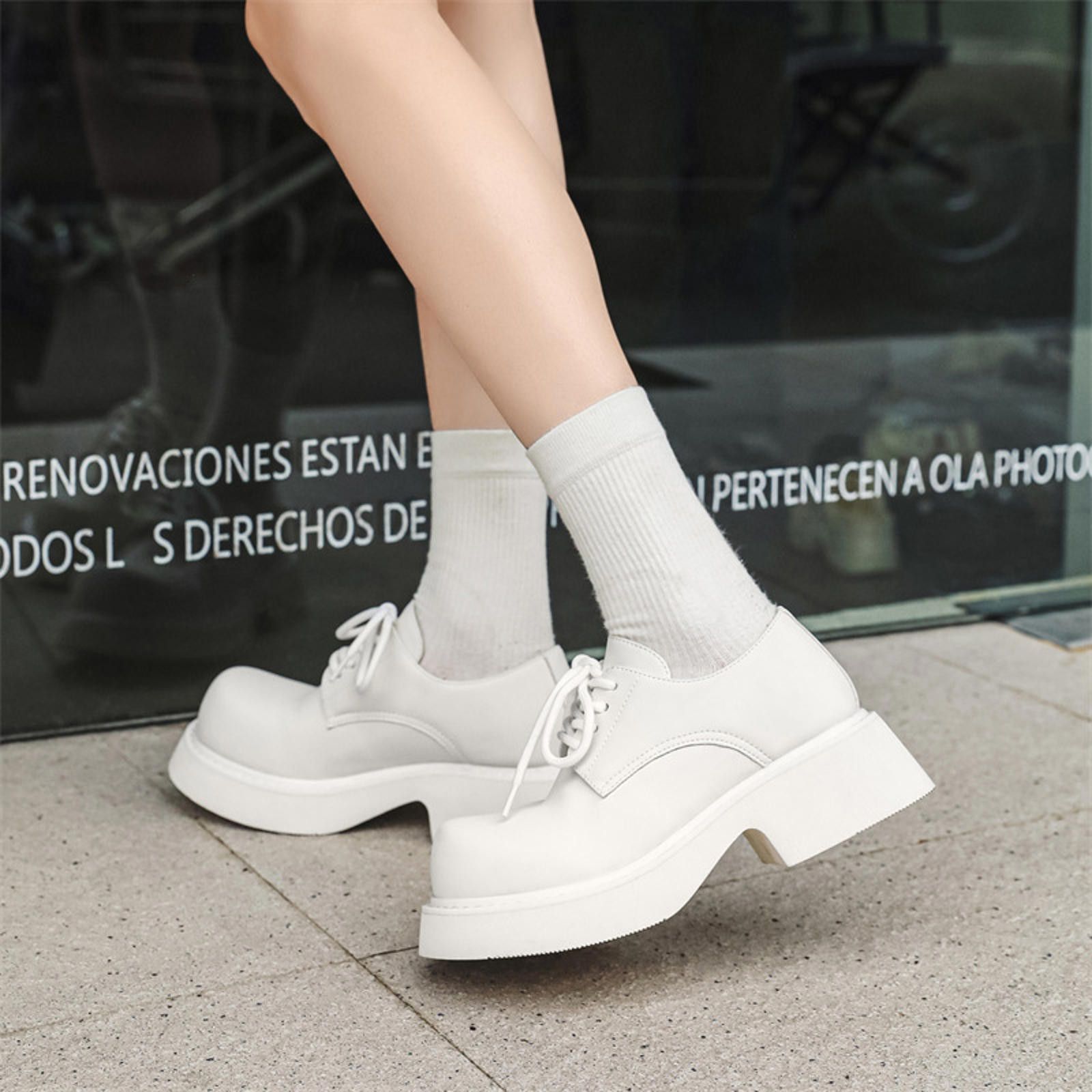 Vintage Round Toe White Platform Lace-Up Shoes Size US 9 / EU 42 - 3 Thumbnail