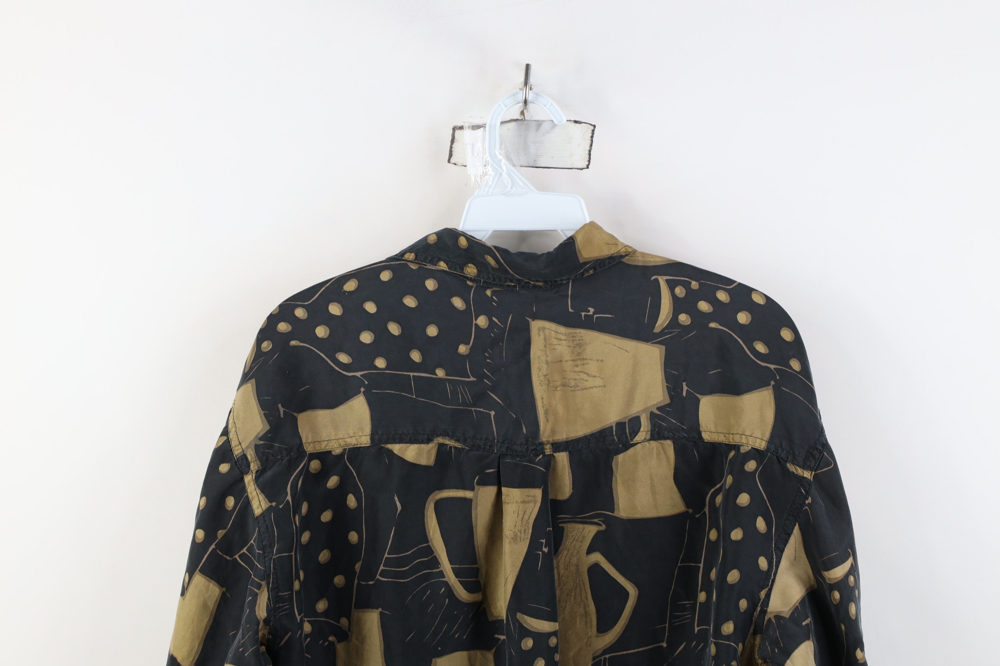 Vintage Vintage 90s Streetwear Baggy Fit Silk Collared Button Shirt Size US S / EU 44-46 / 1 - 13 Thumbnail