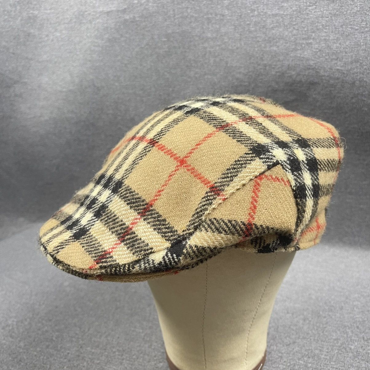 Burberry Burberry’s vintage nova check rare beret wool hat Size ONE SIZE - 14 Thumbnail