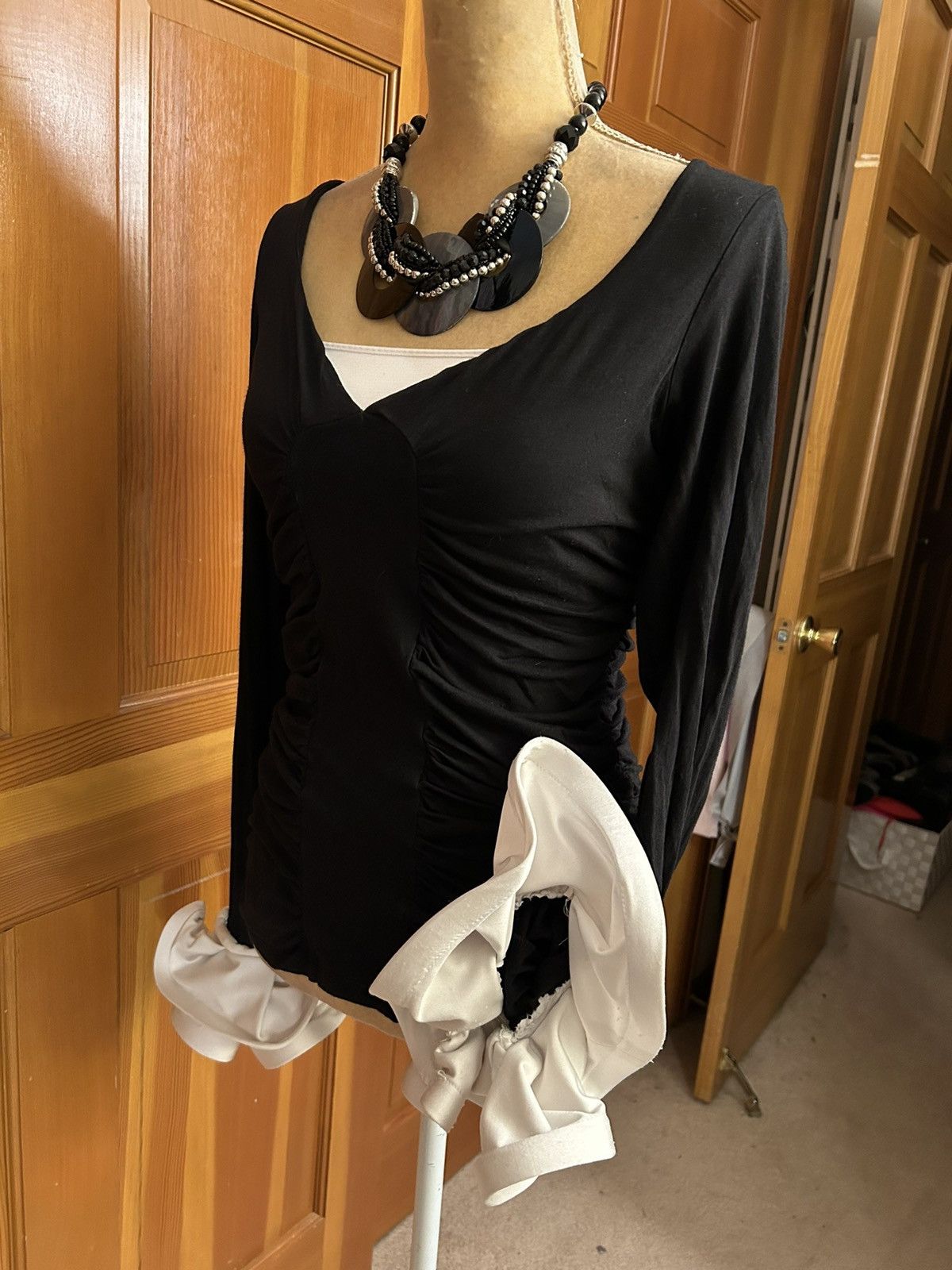 Designer × Vintage Preowned Elevated Two-Tone Bell Cuff -Sleeve Top Size S / US 4 / IT 40 - 10 Thumbnail