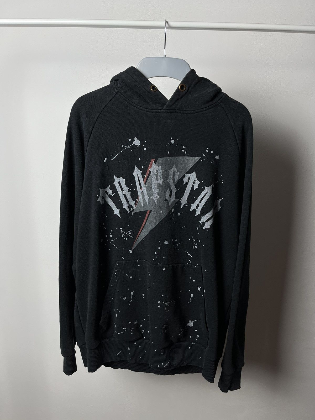 Trapstar London VINTAGE TRAPSTAR Big Logo Hoodie Faded Black Streetwear Y2k Size US S / EU 44-46 / 1 - 1 Thumbnail