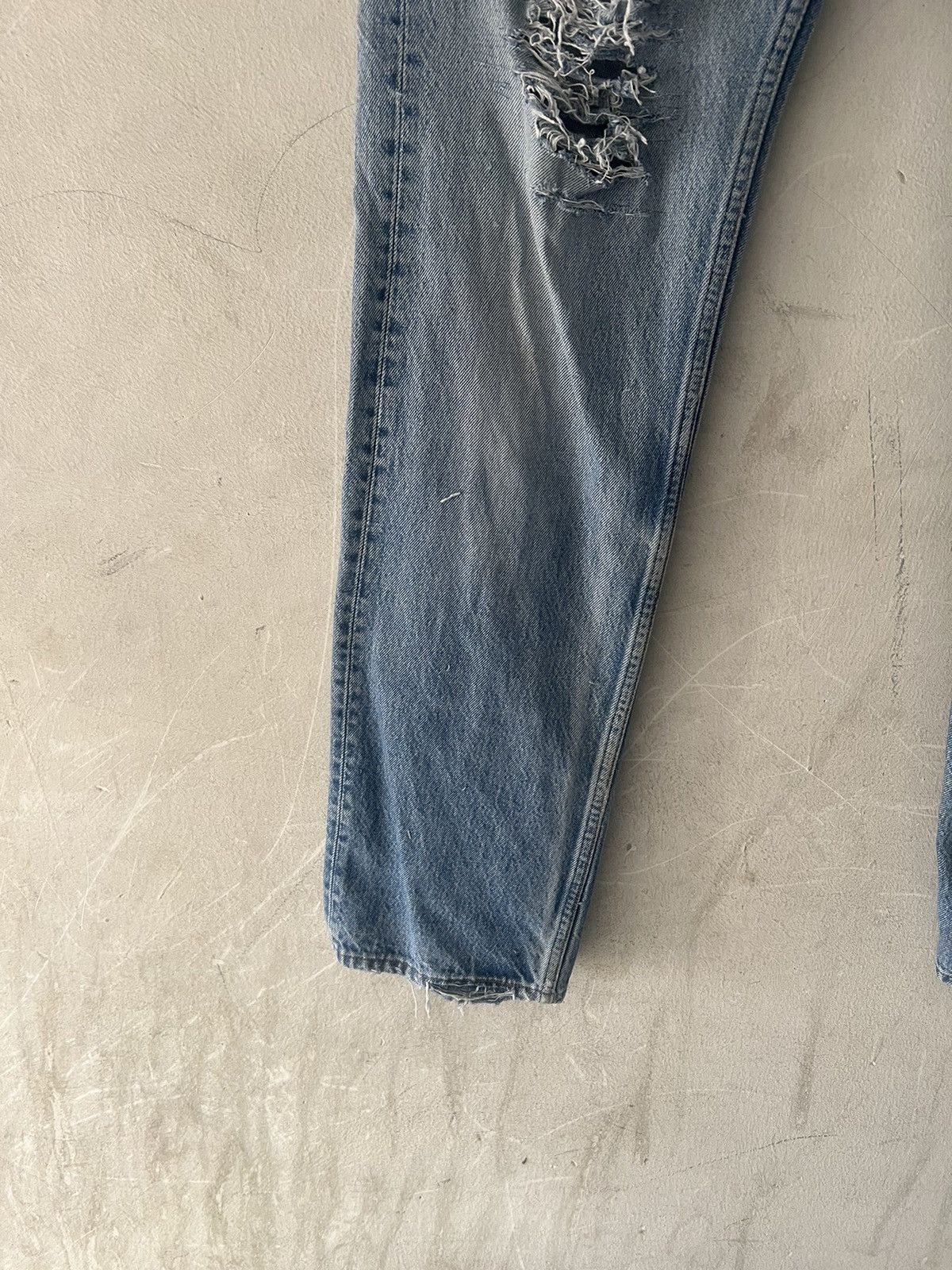 Japanese Brand × Levi's Vintage Clothing × Vintage THRASHED🔥VINTAGE LEVIS 501 RIPPED DENIM KURT KOBAIN Size US 30 / EU 46 - 6 Thumbnail