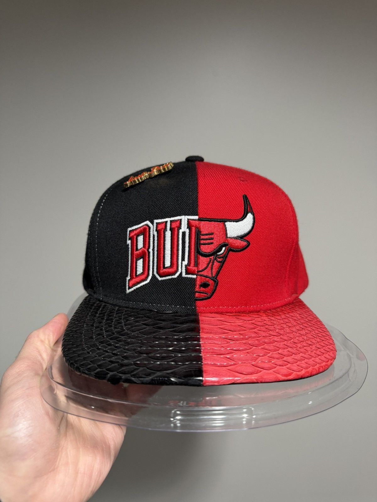 Just Don × Mitchell & Ness Just Don x Mitchell & Ness Chicago Bulls Split Red/Black Hat Size ONE SIZE - 11 Thumbnail