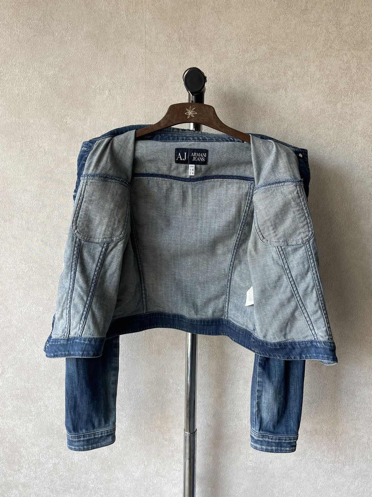 Armani Vintage Armani Jeans Pocket Distressed Denim Jacket y2k Size M / US 6-8 / IT 42-44 - 6 Thumbnail