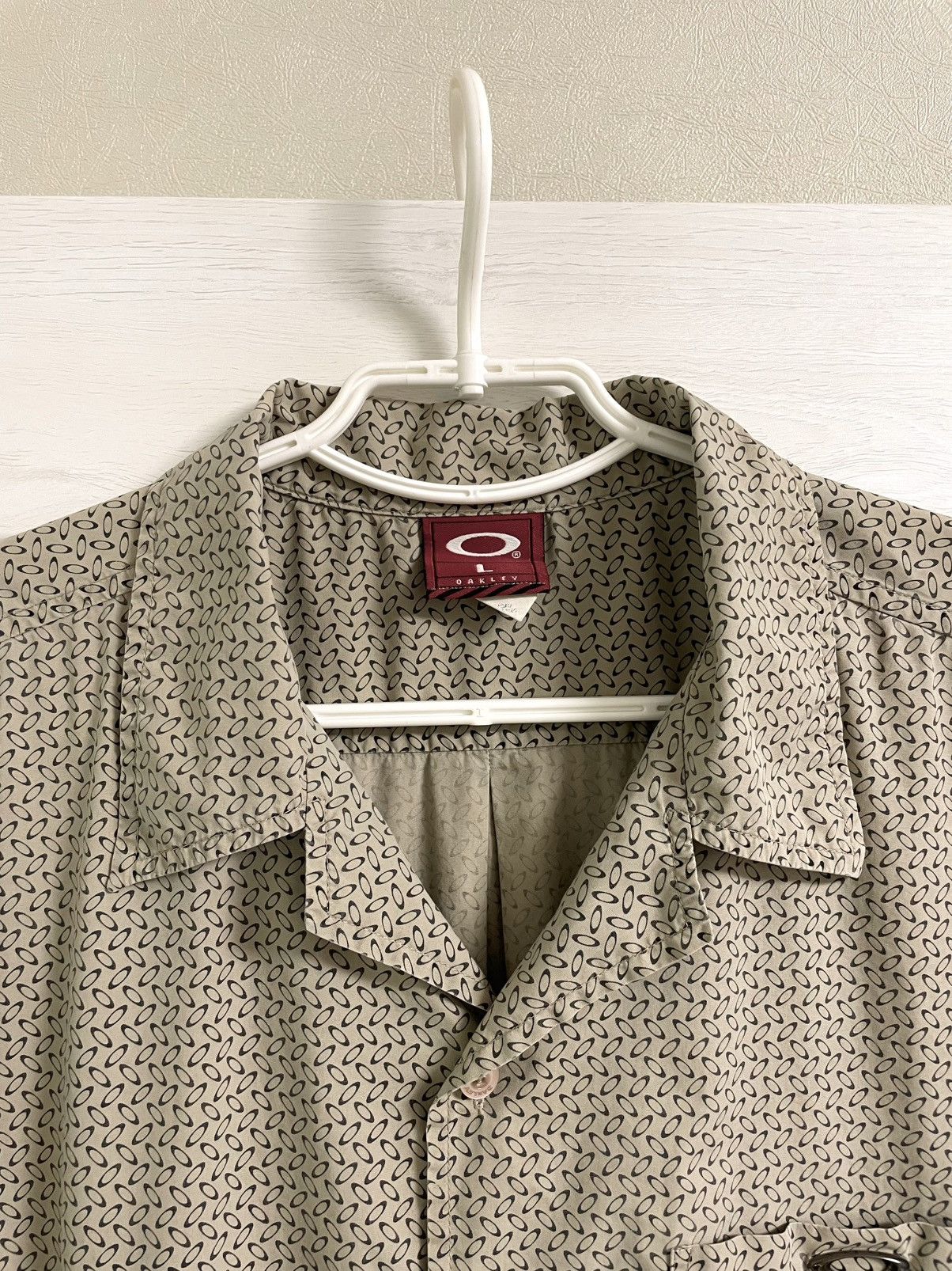 Oakley Vintage 90s Oakley Metal Logo Camp Collar Cuban Button Shirt Size US L / EU 52-54 / 3 - 4 Thumbnail