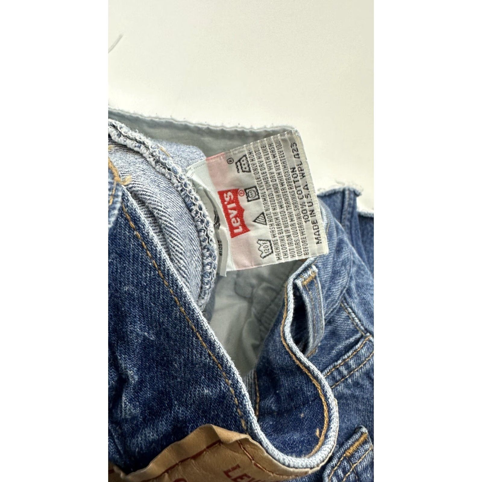 Levi's VINTAGE Levi’s 501 Jeans Mens 34 x 26 Blue Distressed Cropped Cut Off USA Bohemian City Festival Grunge Hipster Straight Size US 34 / EU 50 - 7 Thumbnail