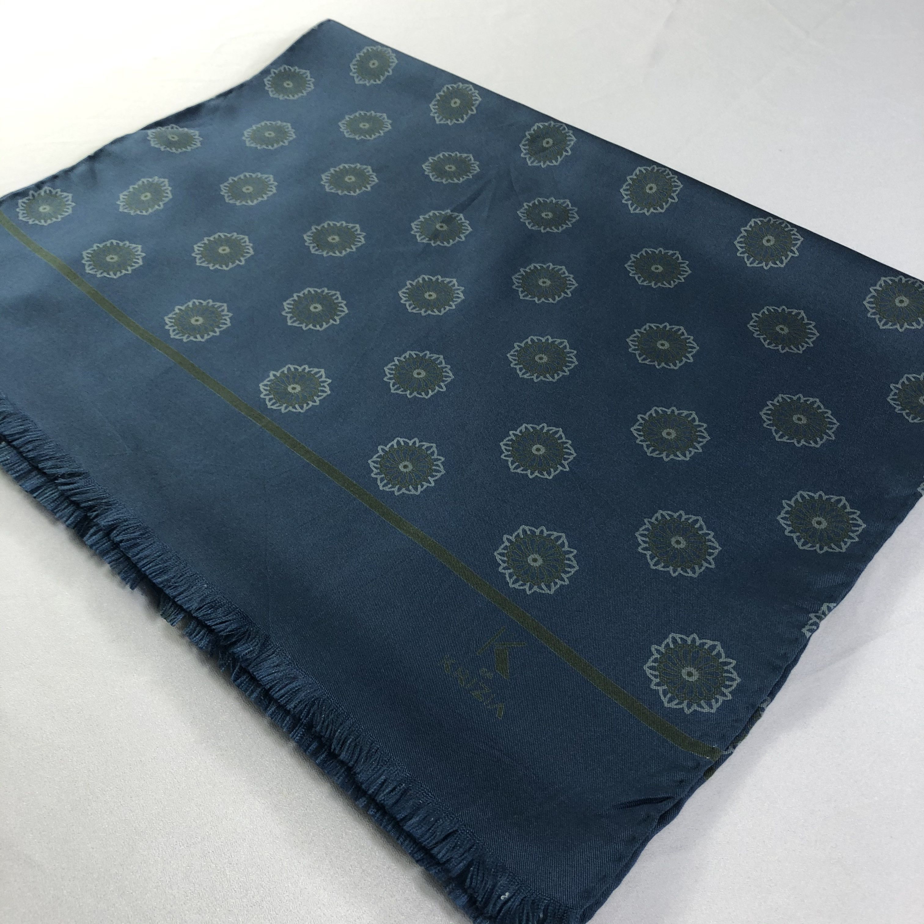 Krizia Uomo × Vintage Vintage Krizia Uomo Silk Scarf Size ONE SIZE - 4 Thumbnail