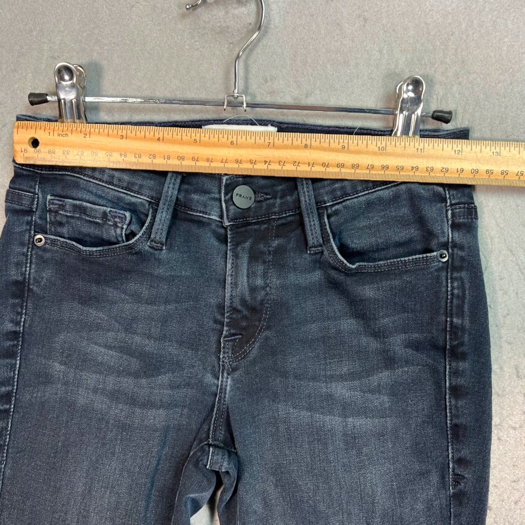 Frame FRAME Jeans Skinny Le Skinny De Jeanne Denim Blue Women's Size 24 Slim 5-Pocket Design Jeans Inseam 29 in Stretch Cotton Blend Dark Wash Size 42" / US 20 - 6 Thumbnail