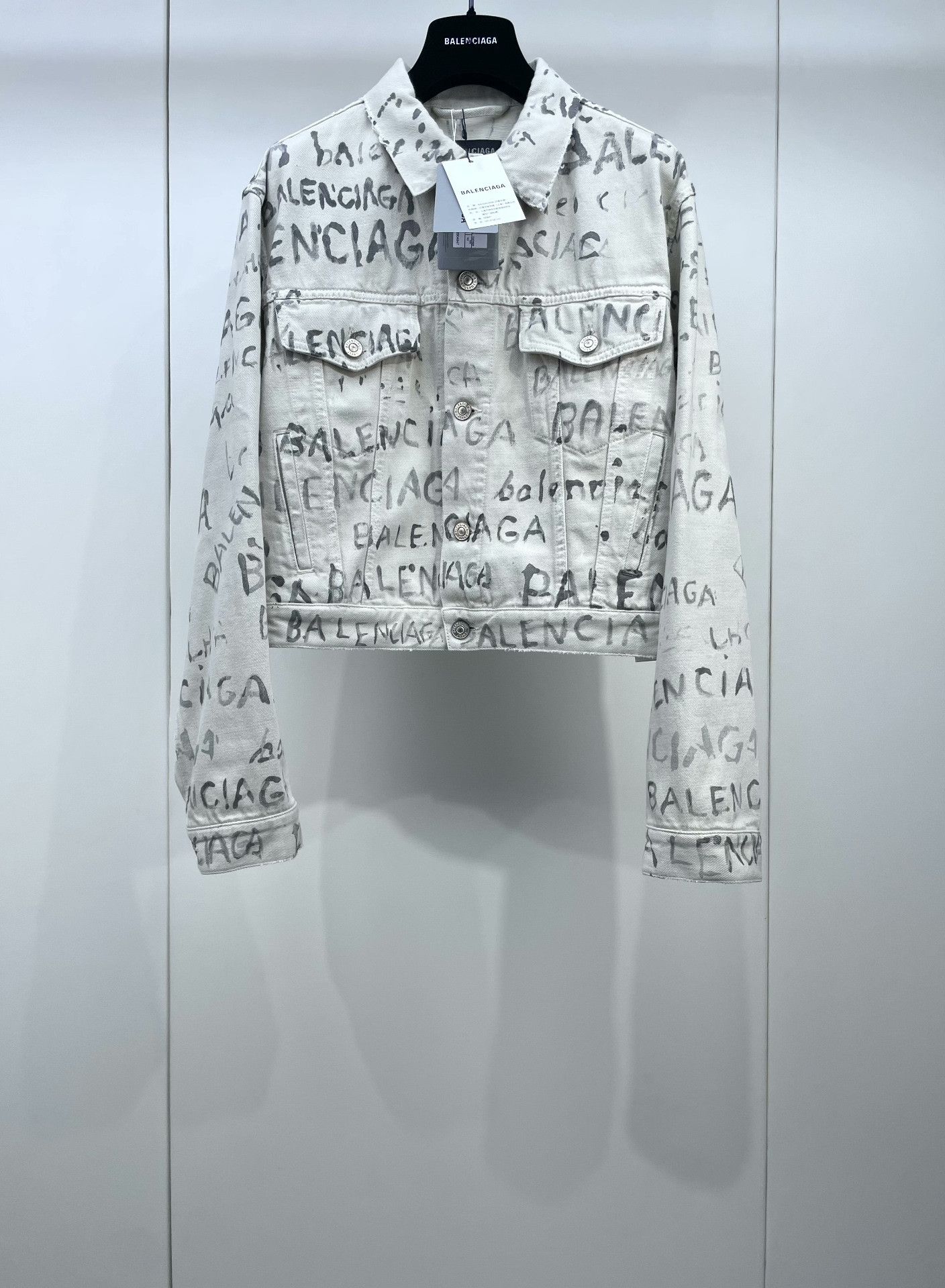Balenciaga Balenciaga Distressed Graffiti Denim Jacket Size XS / US 0-2 / IT 36-38 - 1 Thumbnail
