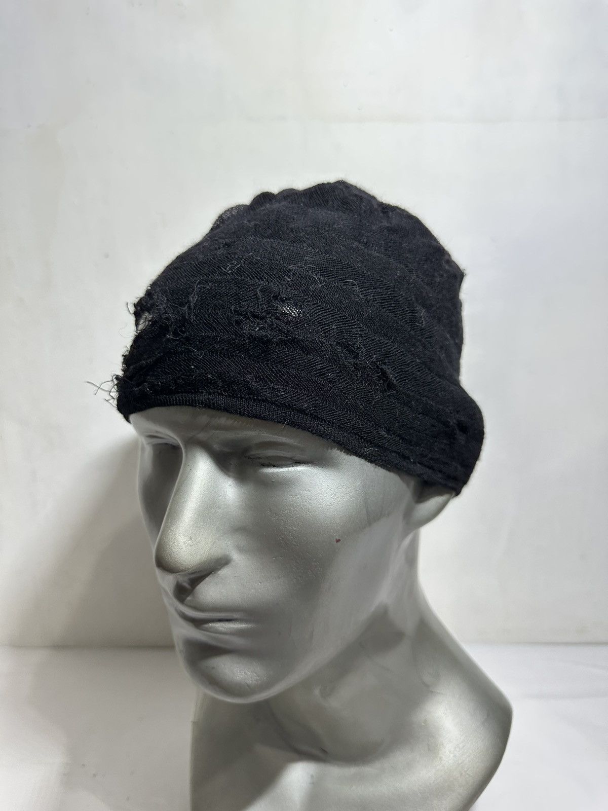 Japanese Brand Vingt Et Un Tokyo Distressed Beanie hats Size ONE SIZE - 8 Thumbnail