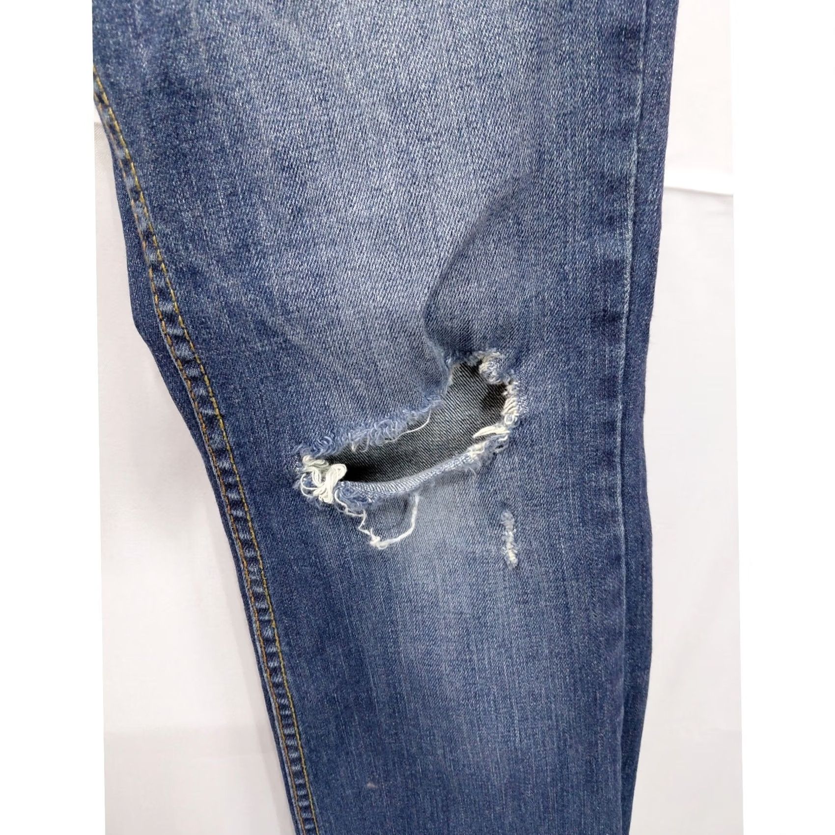 Vintage VINTAGE Levi’s 524 Too Superlow Skinny Jeans Women W27 L32 Distressed Knee Jeans Y2K Retro Blue Denim Cotton Elastane Size 27" / US 4 / IT 40 - 3 Thumbnail