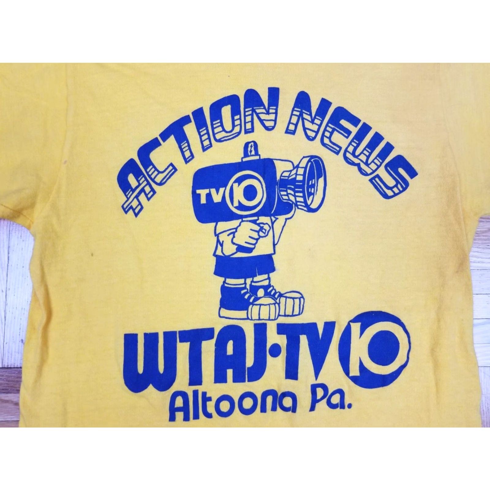 Vintage VINTAGE Russell Yellow T-Shirt Mens Short Sleeve Crew Neck 70s Action News WTAJ TV 10 Promo Size S Small USA Band Retro Rock Tropical USA Size US S / EU 44-46 / 1 - 2 Thumbnail