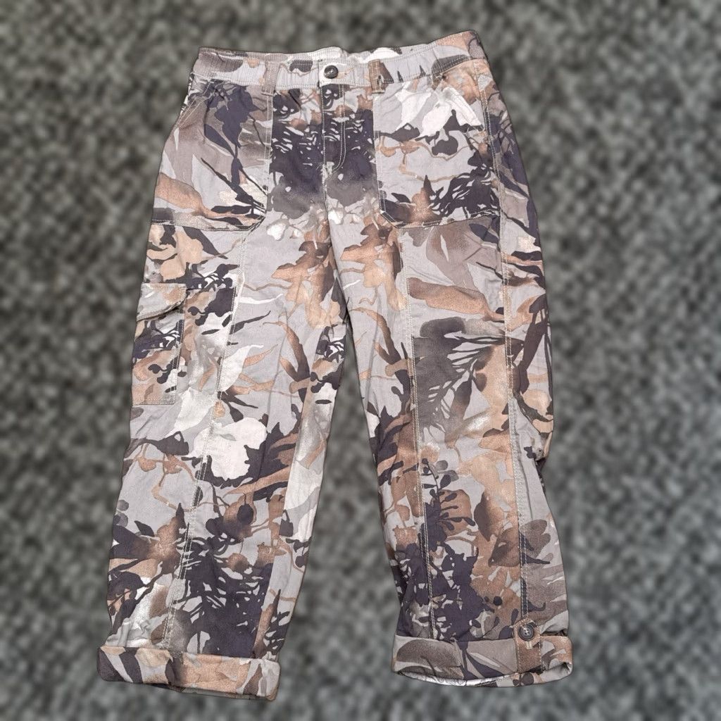 Vintage Chicos Camouflage Cargo Crop Pants 1 Green Mid Rise Stretch Button Hem Tabs City Army Casual Travel Womens Pants Size 25" / US 0 / IT 36 - 1 Thumbnail