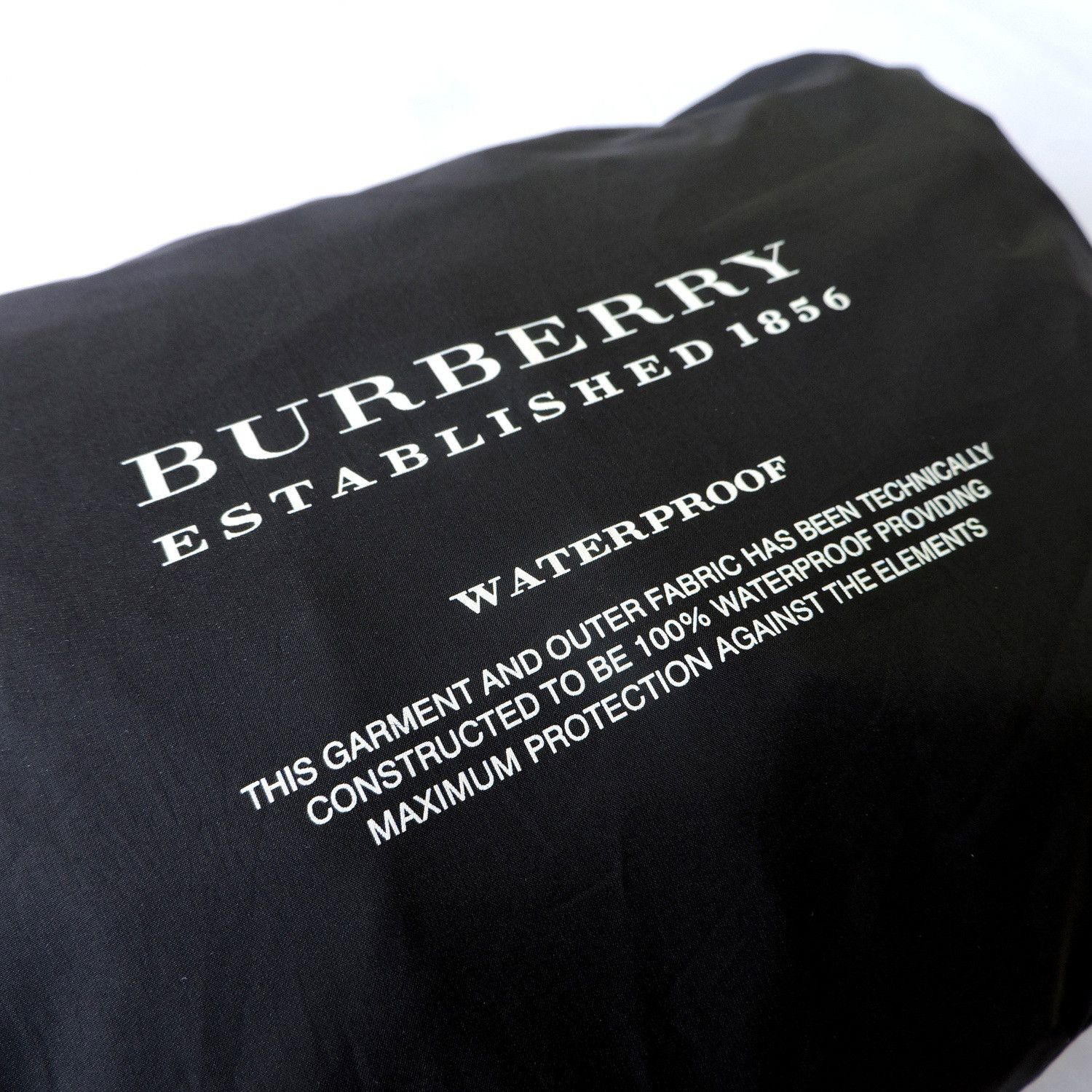 Burberry BURBERRY OUTDOOR WATERPROOF PACKABLE JACKET Size US S / EU 44-46 / 1 - 16 Thumbnail
