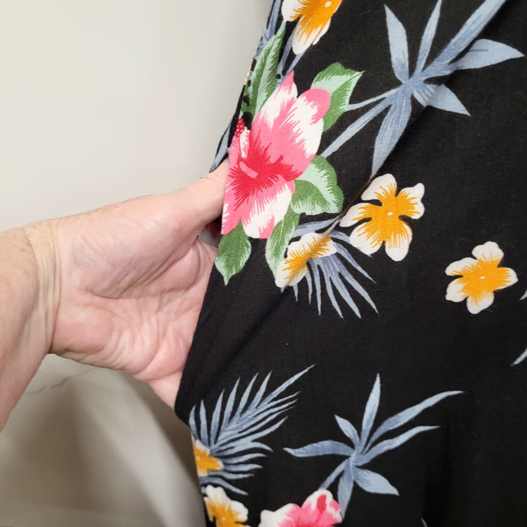 Vintage Hawaii Station Maxi Dress One Size Black Open Back Beach Cover-Up Tropical Print Sleeveless, Floral, Boho, Beach, Vacation Women Men’s? Size ONE SIZE - 5 Thumbnail