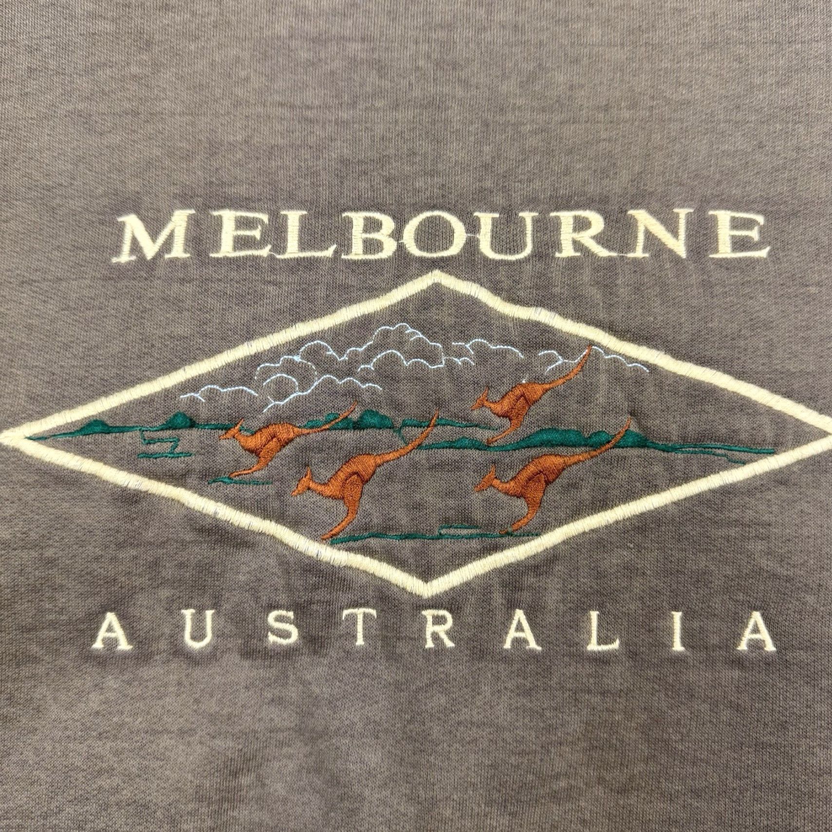 Vintage VINTAGE Melbourne Australia Sweatshirt Men Adult Small S Brown Embroidered 90s Animals Nature Pullover Crew Ne ck Size US S / EU 44-46 / 1 - 3 Thumbnail