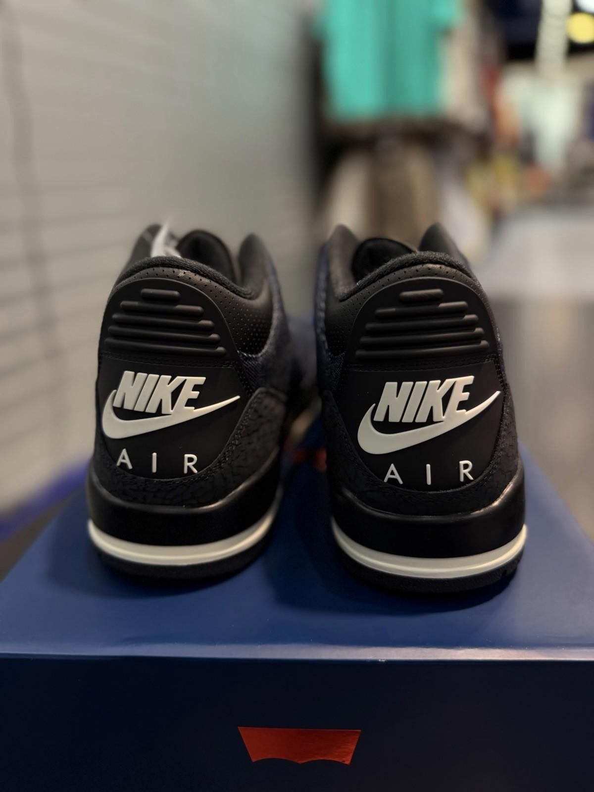 Jordan Brand Levi's x Air Jordan 3 Retro Men's Size 13 Indigo Denim NEW Size US 13 / EU 46 - 5 Thumbnail