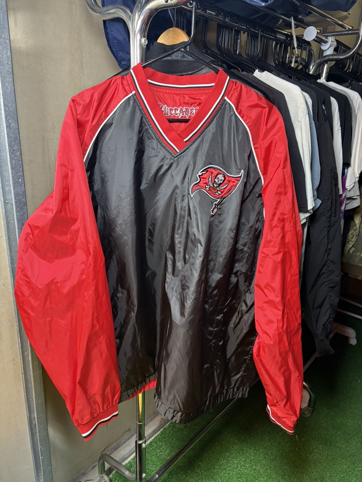 NFL × Vintage 1990s Tampa bay Buccaneers reverse windbreaker pullover Size US XXL / EU 58 / 5 - 1 Thumbnail