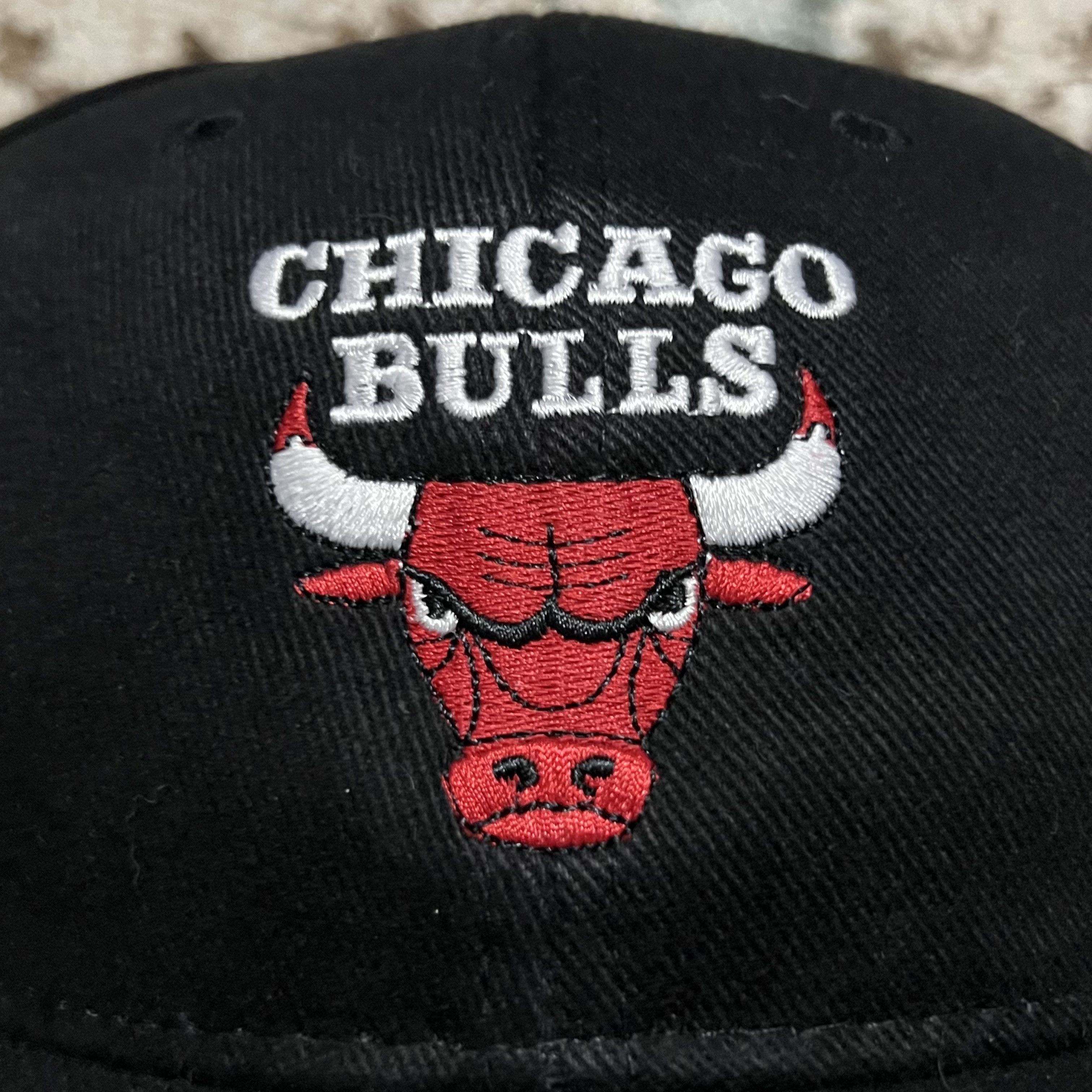 Logo 7 × NBA × Vintage Vintage Logo 7 Chicago Bulls Adjustable Hat Spellout 90s Size ONE SIZE - 4 Thumbnail