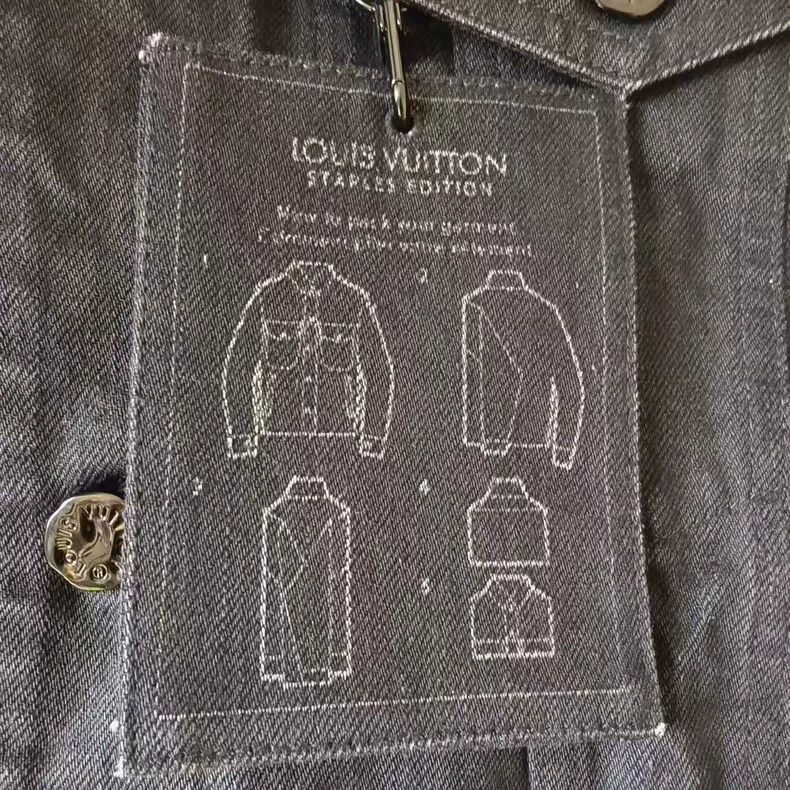 Louis Vuitton Louis Vuitton Solid patterned lapel denim jacket Size US M / EU 48-50 / 2 - 3 Thumbnail