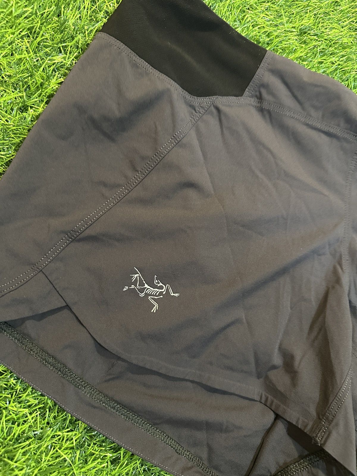 Arc'teryx Arcteryx womens shorts size medium Size 28" / US 6 / IT 42 - 3 Thumbnail