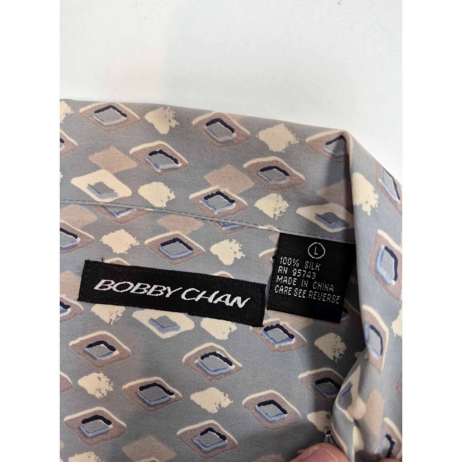 Vintage Bobby Chan Shirt Mens L Blue Geometric Washable Silk Button Up Short Sleeve Size US L / EU 52-54 / 3 - 4 Thumbnail