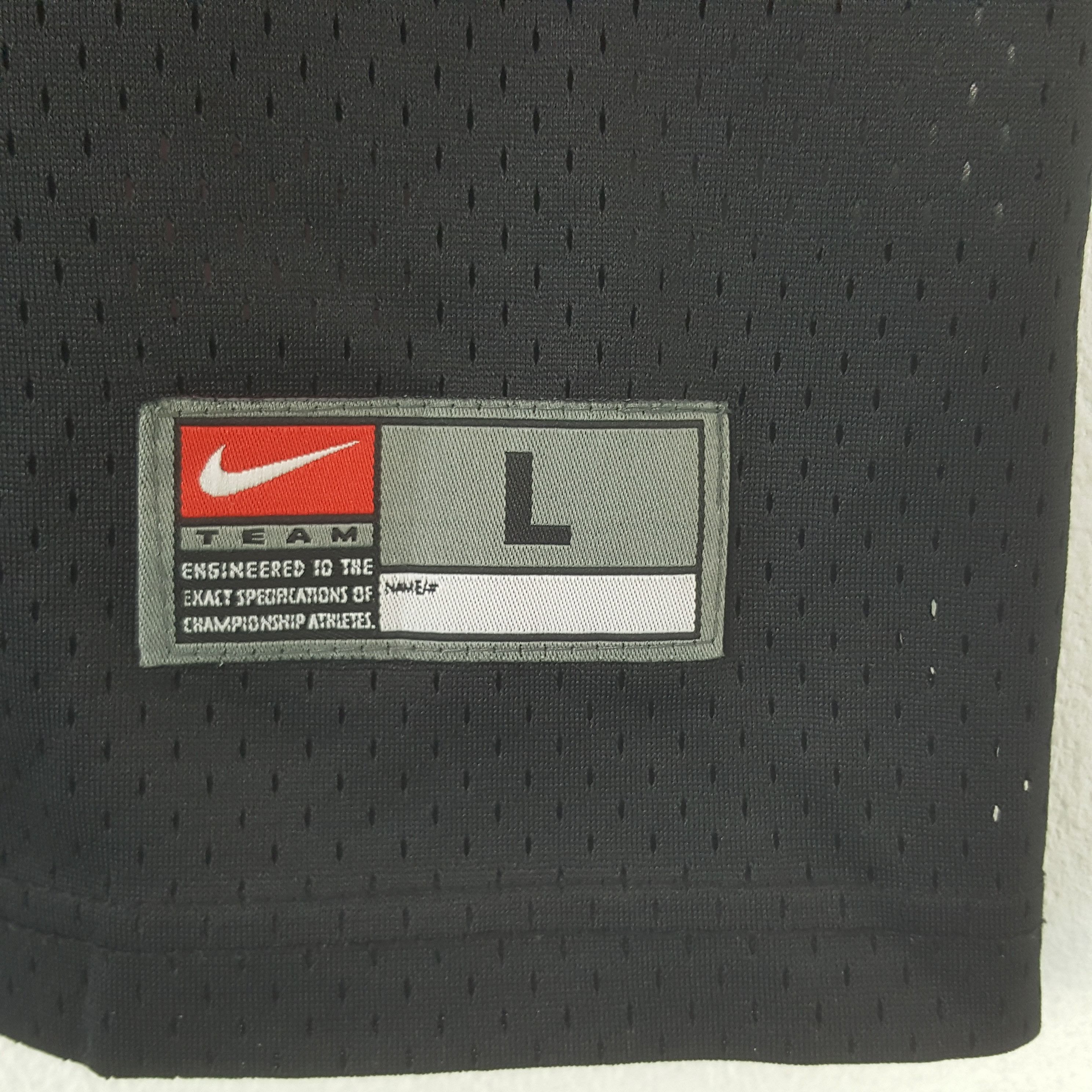 Nike Vintage NIKE Sixers 3 Allen Iverson NBA Tshirt RR17 Size US S / EU 44-46 / 1 - 3 Thumbnail
