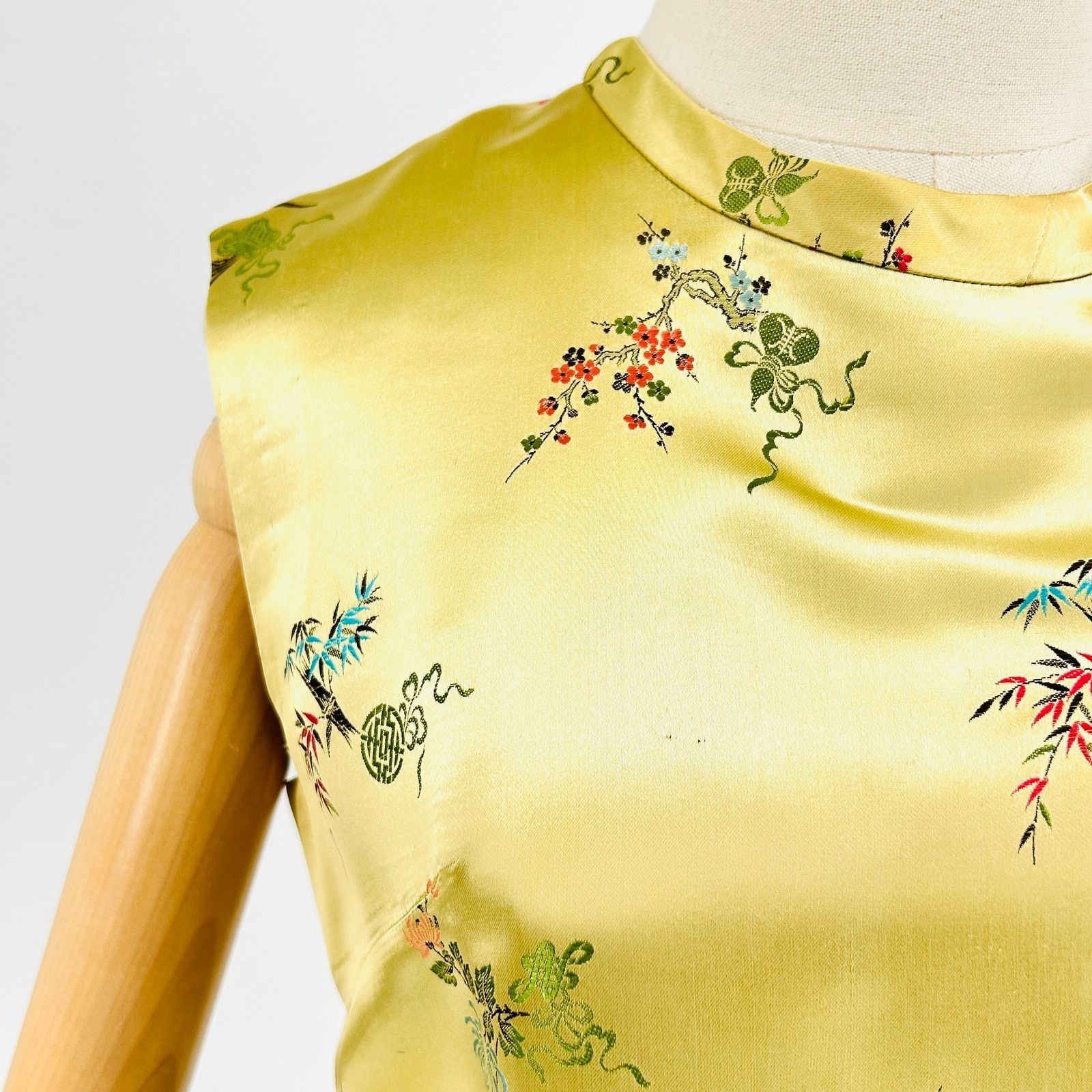 Vintage 60s Couture Gold 100% Silk Satin Cheongsam Dress Suit Size M / US 6-8 / IT 42-44 - 3 Thumbnail