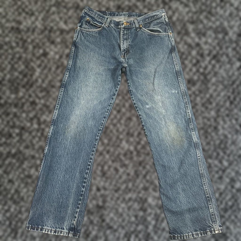 Wrangler Wrangler Jeans Men's 34x30 Denim Relaxed Fit Workwear 5-Pocket USA Distressed 2000s Mens Size US 34 / EU 50 - 1 Thumbnail