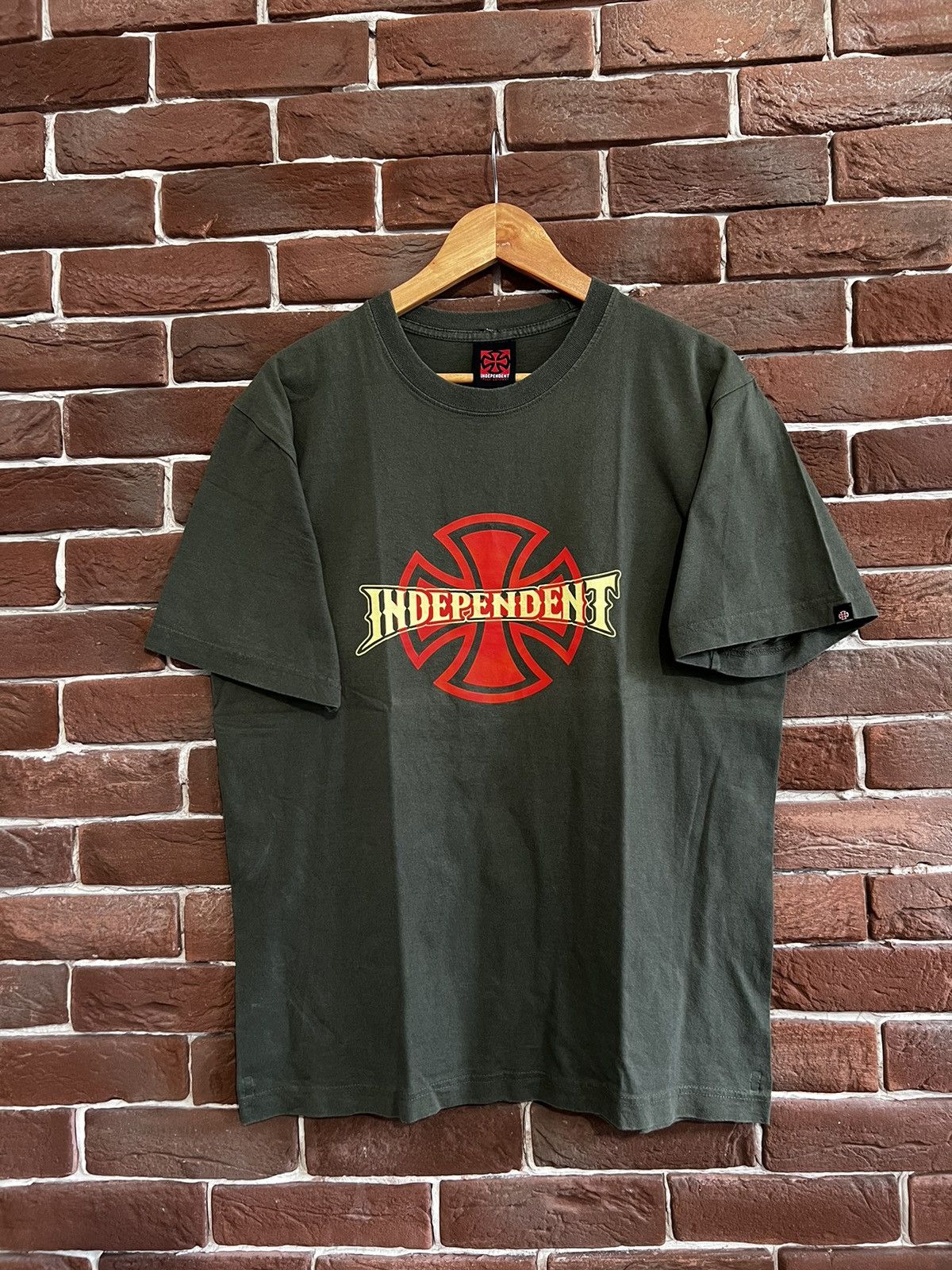 Independent Truck Co. Independent Truck Company Vintage Y2k Skate Tshirt Green l Size US L / EU 52-54 / 3 - 1 Thumbnail