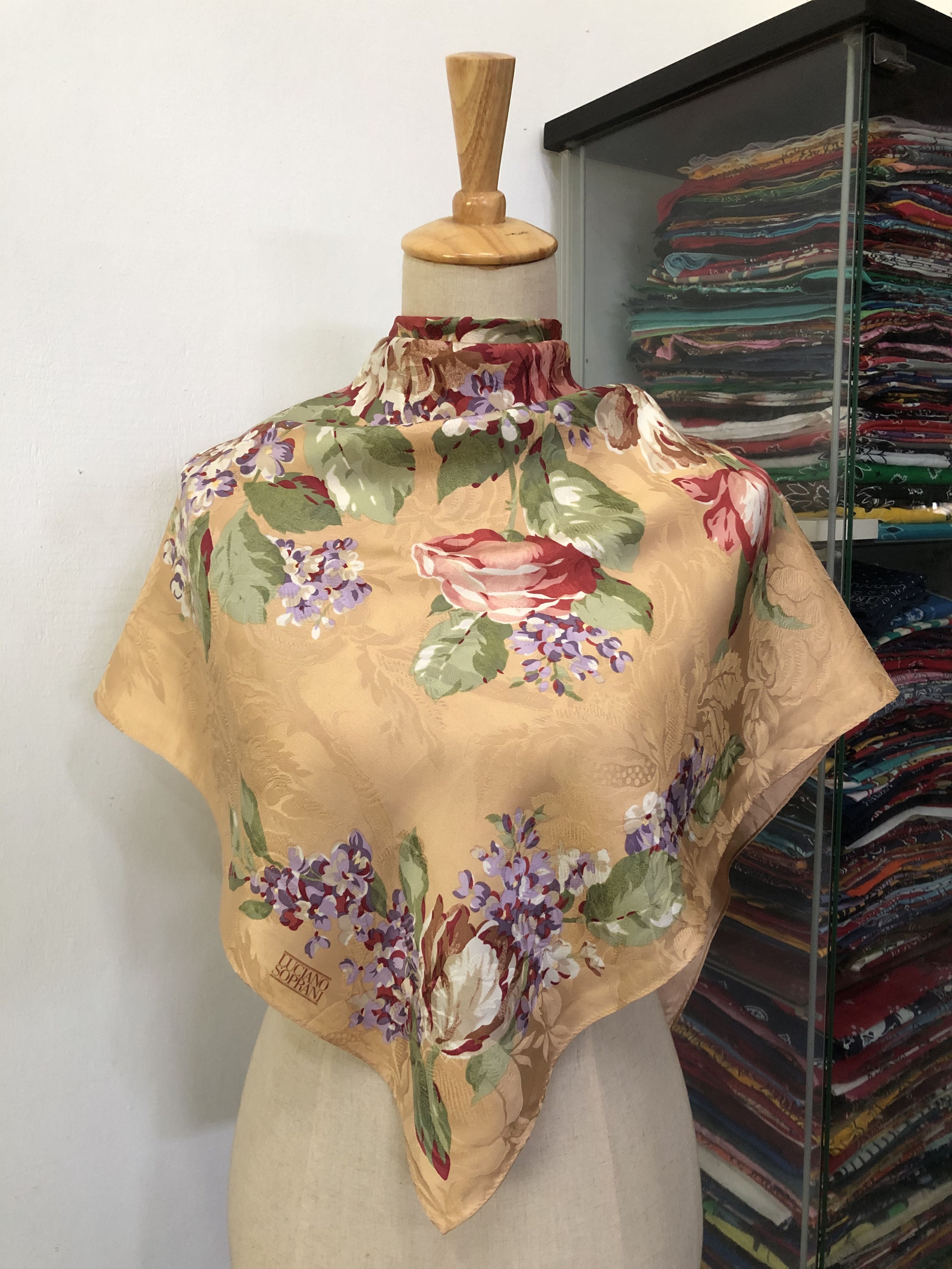 Vintage Vintage Luciano Soprani Silk Scarf Size ONE SIZE - 1 Thumbnail