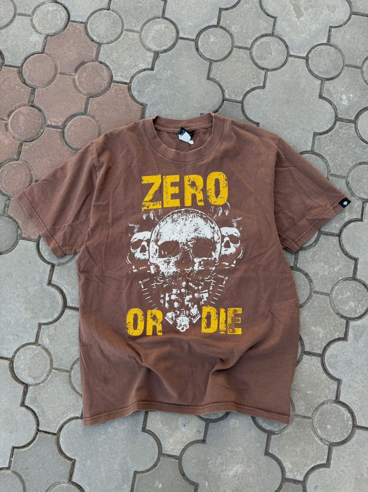 Hook-Ups × Powell Peralta × Vintage Vintage Zero Skateboard Brown Tee Shirt Rare Skate Size US M / EU 48-50 / 2 - 1 Thumbnail