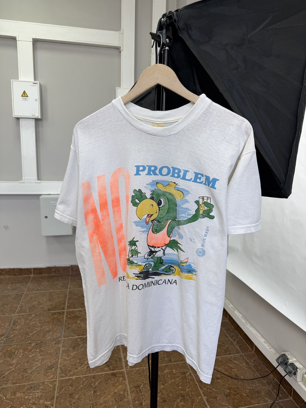 Vintage 🇩🇴 Vintage 80s No Problem Republica Dominicana Asymmetric tee Size US M / EU 48-50 / 2 - 1 Thumbnail