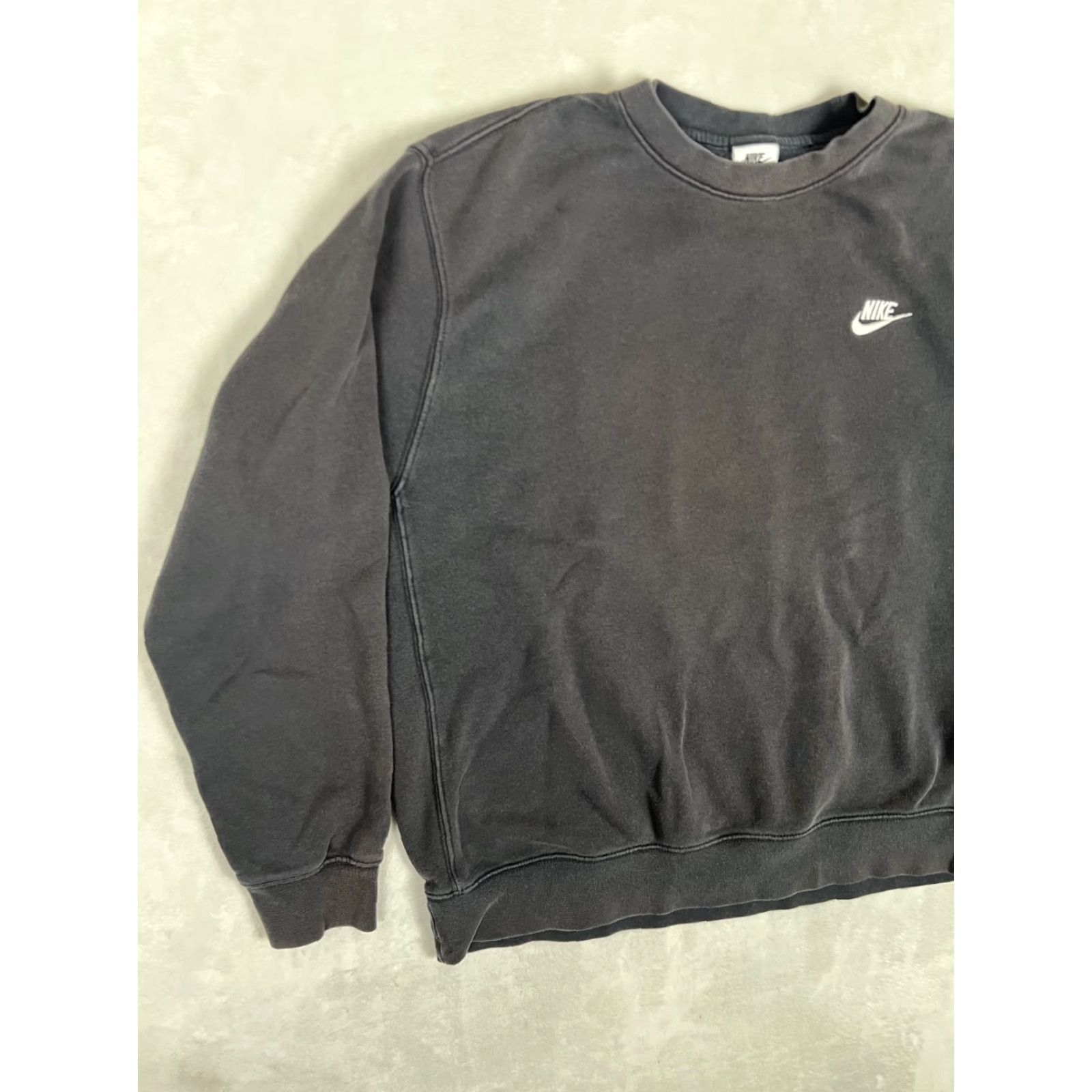 Nike VINTAGE Nike Sweatshirt Crewneck Long Sleeve Black Size L Embroidered Swoosh 90s Sports USA Men Size US L / EU 52-54 / 3 - 3 Thumbnail
