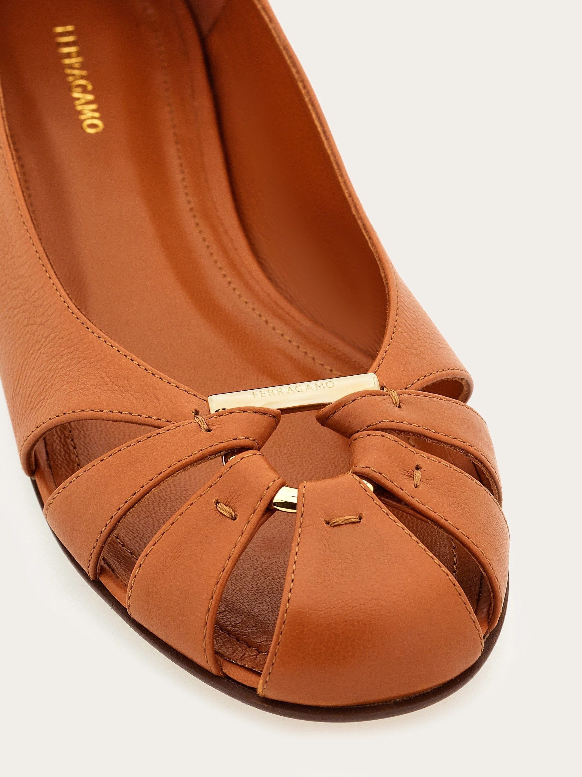 Salvatore Ferragamo o1s1rm0924 Ballet Flats in Cognac Size US 8.5 / IT 38.5 - 2 Thumbnail
