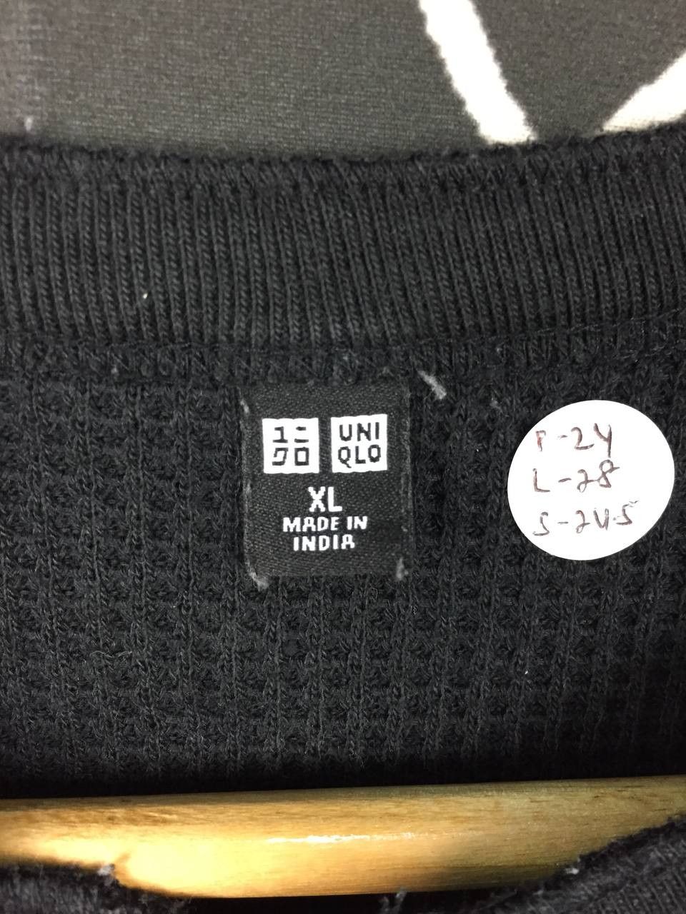 Uniqlo Uniqlo Thermal Waffle Henley Long Sleeve Tee Size XL Size US XL / EU 56 / 4 - 7 Thumbnail