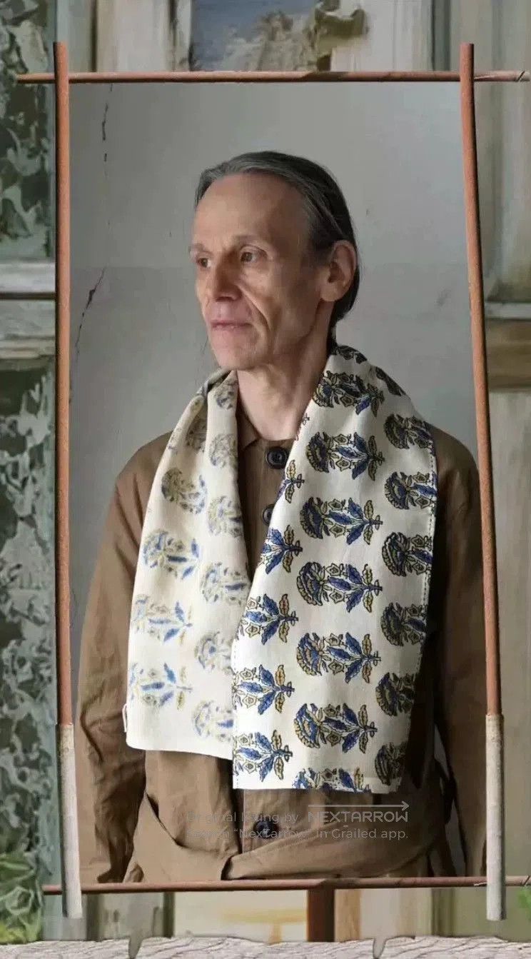 John Alexander Skelton John Alexander Skelton scarves. Size ONE SIZE - 4 Thumbnail